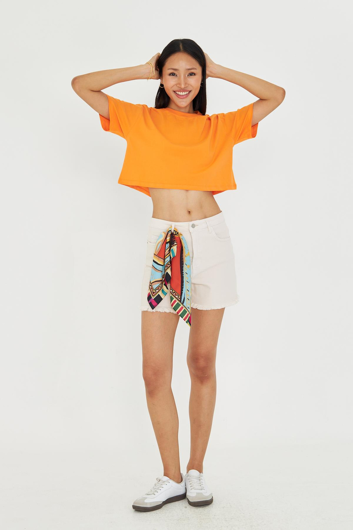 Bisiklet Yaka Crop Tişört