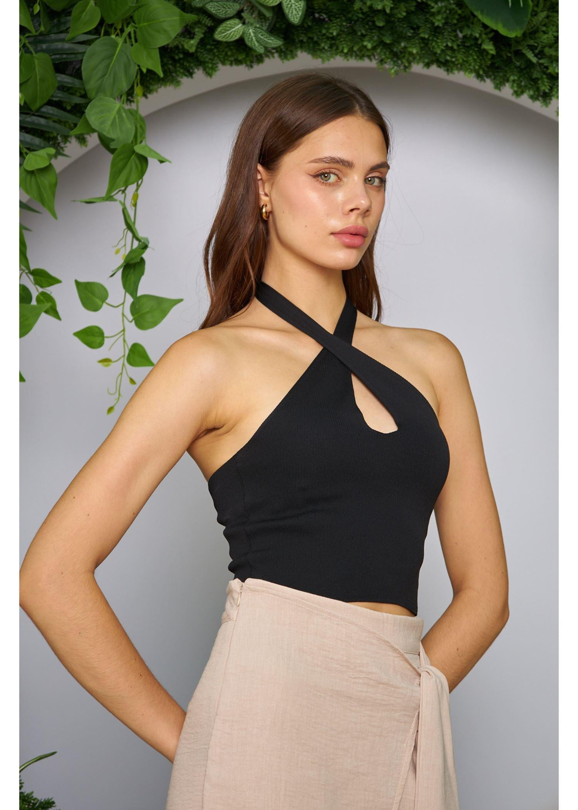 Boyundan Çapraz Bağlamalı Crop Top-Siyah