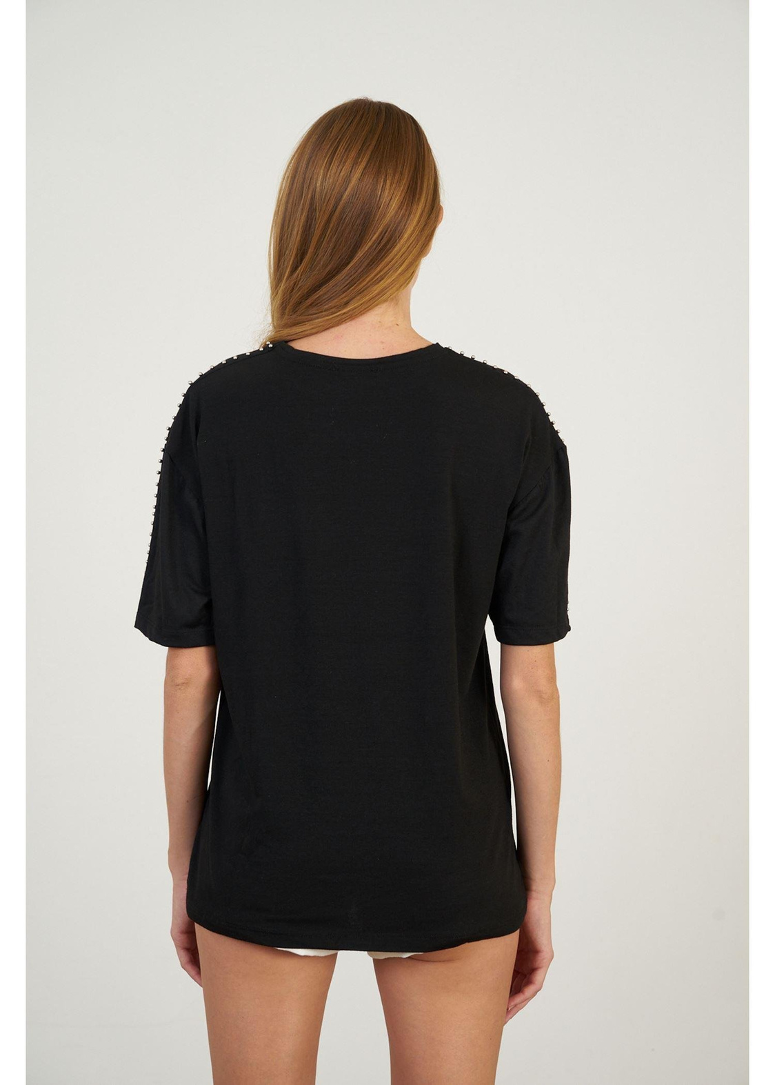 Cep Yaka Taş Detaylı Basic T-shirt-Siyah