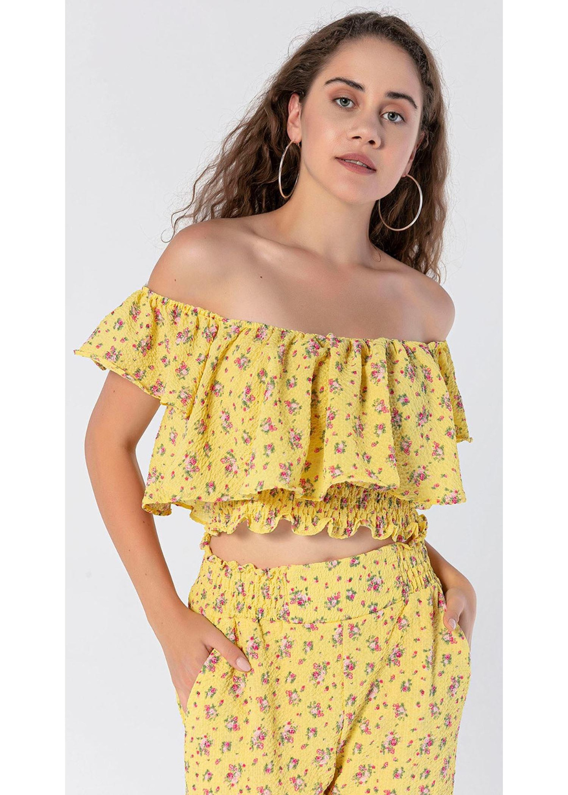 Çiçek Desenli Kayık Yaka Crop-Sarı