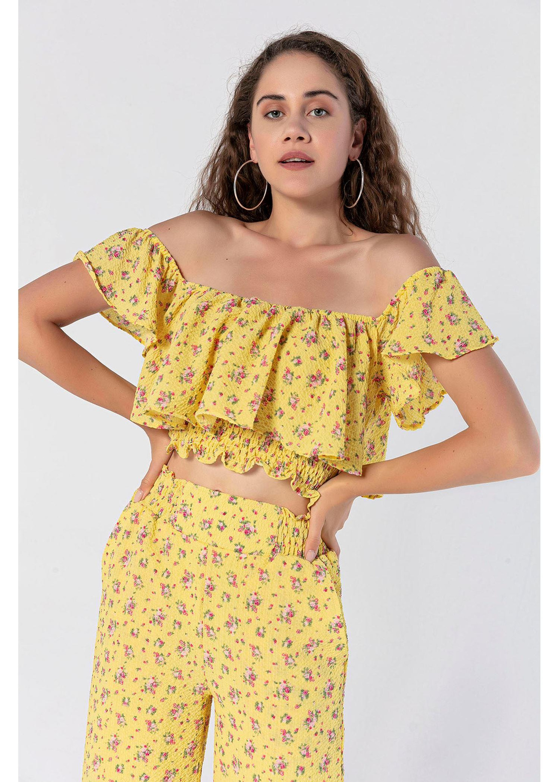 Çiçek Desenli Kayık Yaka Crop-Sarı