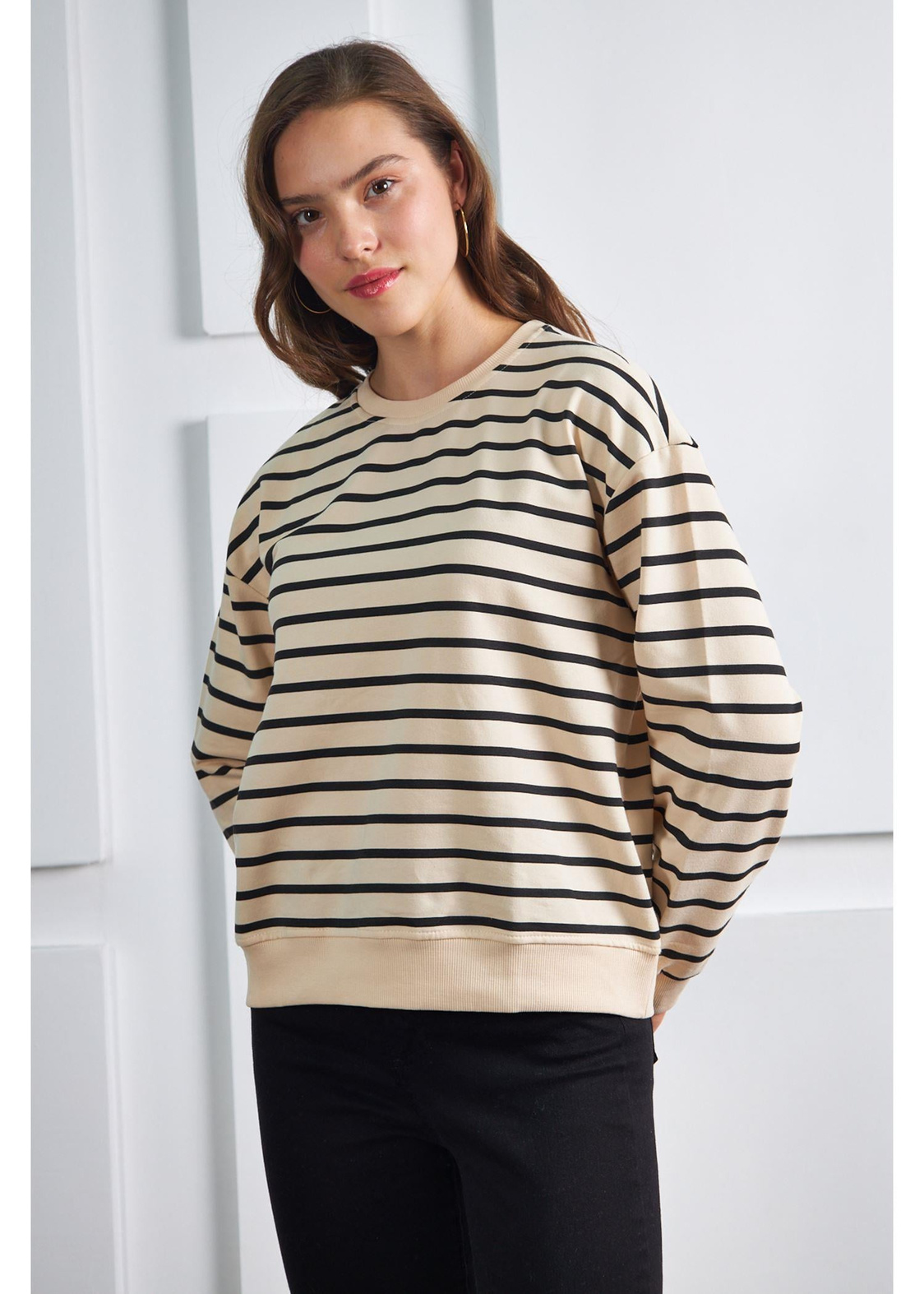 Çizgili Basic Sweatshirt-Siyah