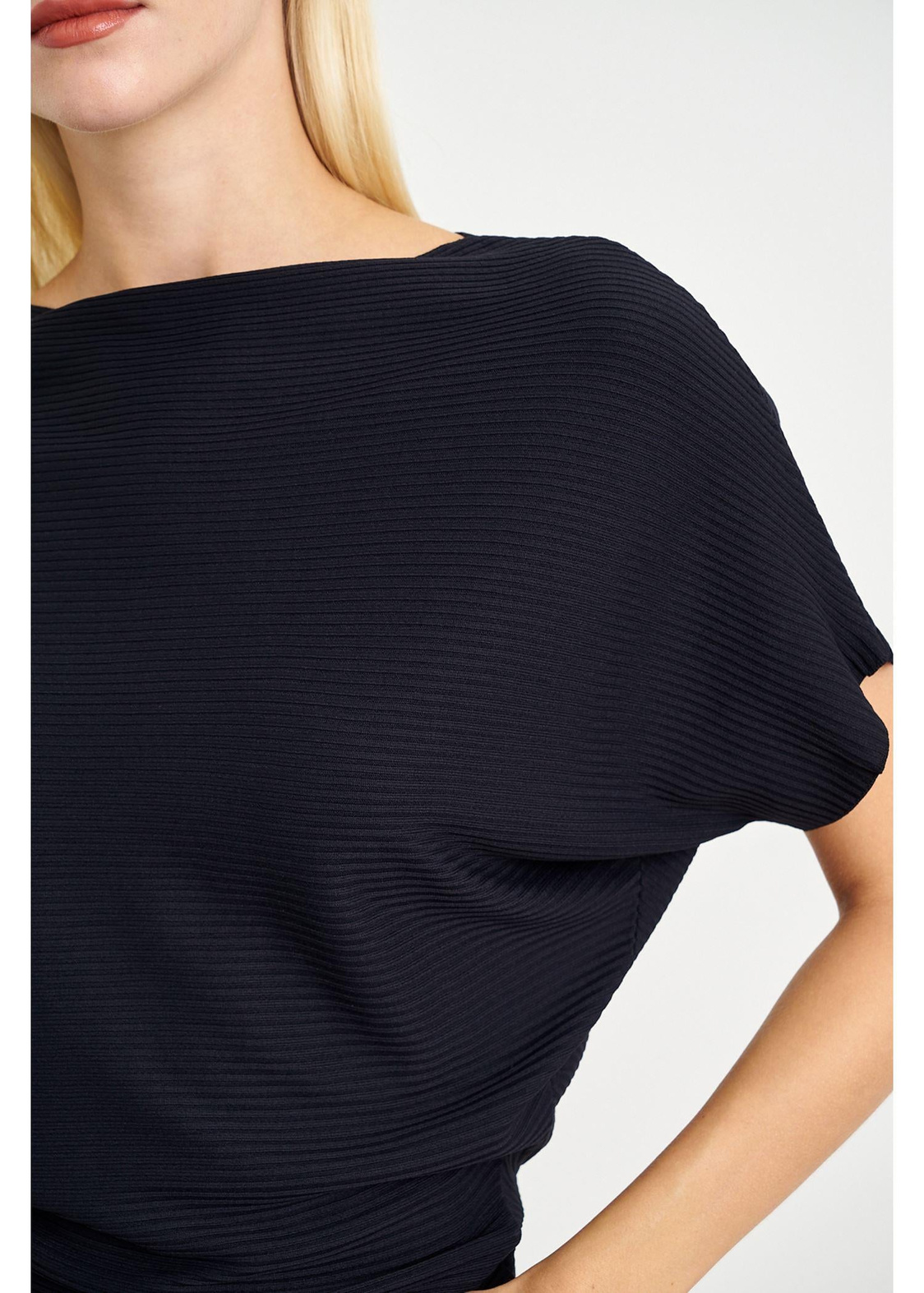 Çizgili Düşük Omuz Fitilli Bluz-Siyah