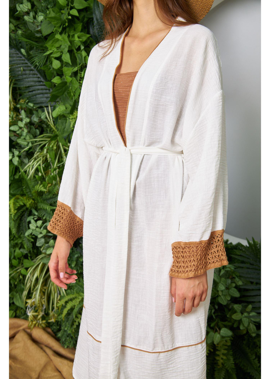 Dantel Detaylı Kuşaklı Keten Kimono-Ekru