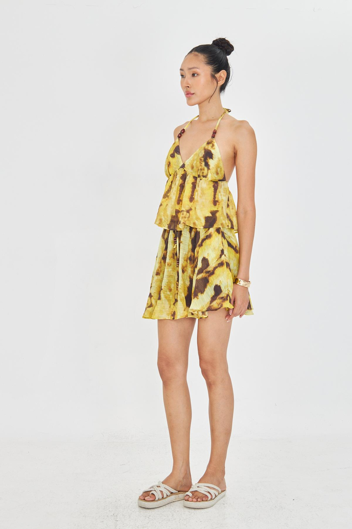 Desenli Sırt Dekolteli Boyundan Bağlamalı Bluz