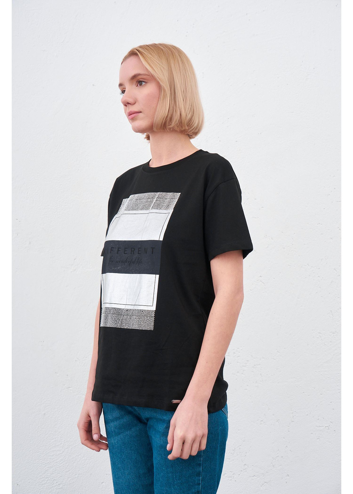 Different Baskılı T-shirt-Siyah