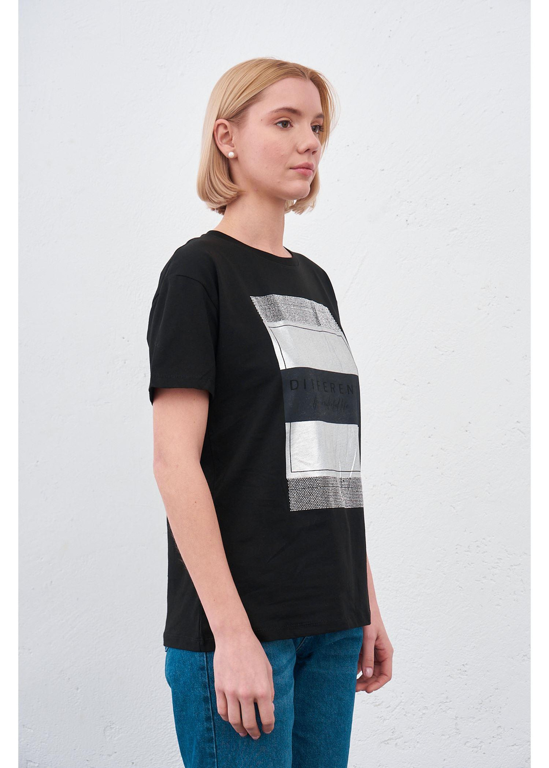 Different Baskılı T-shirt-Siyah