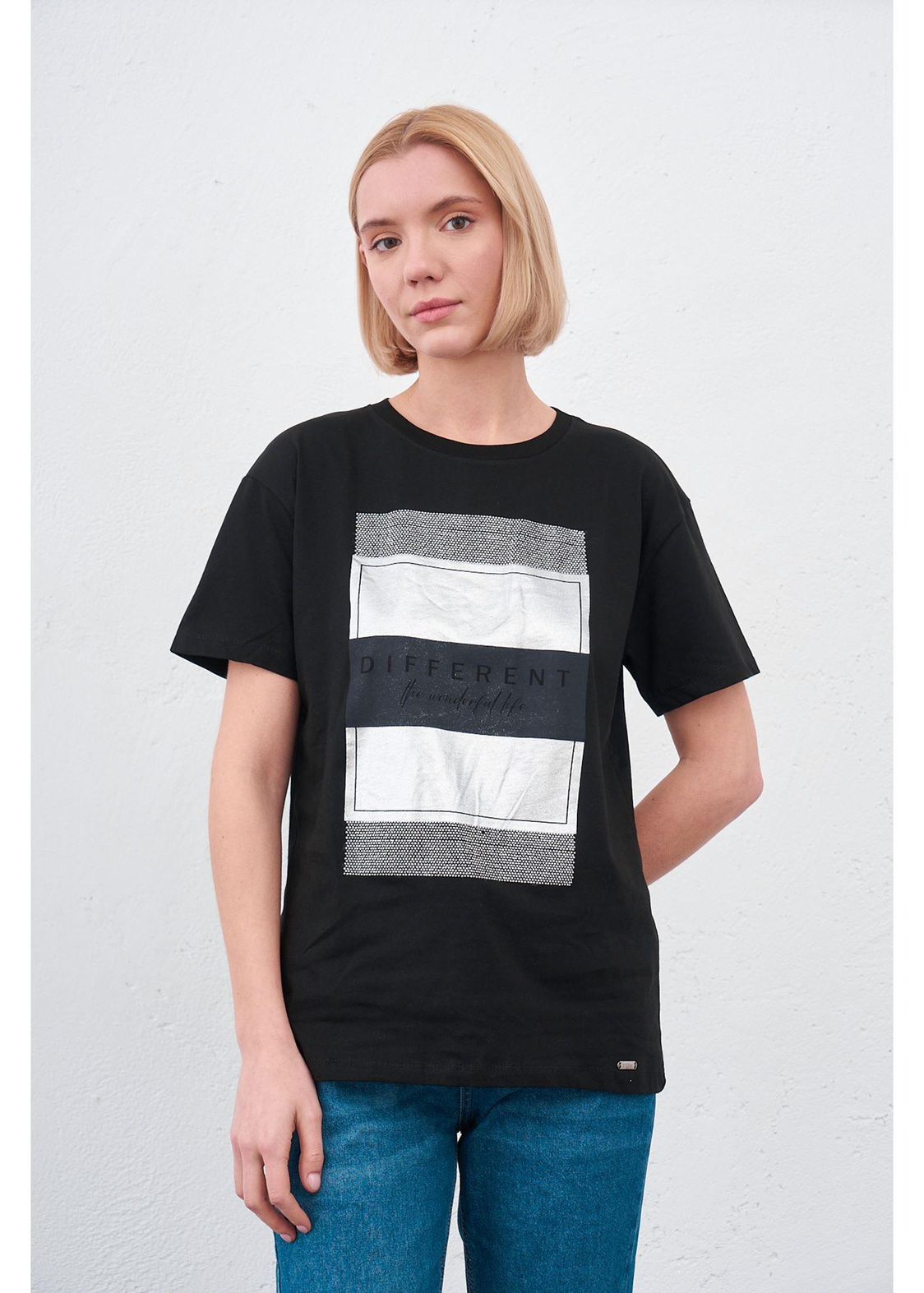 Different Baskılı T-shirt-Siyah