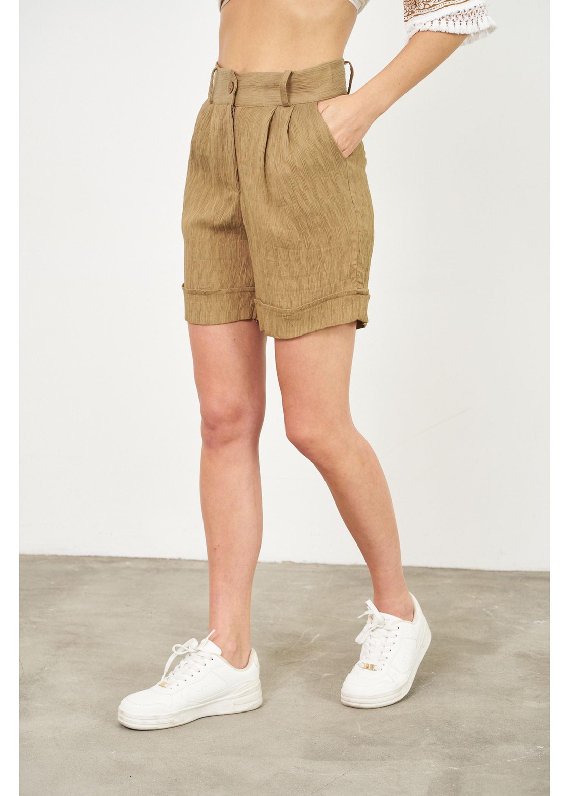 Duble Katlamalı Plise Şort-Vizon