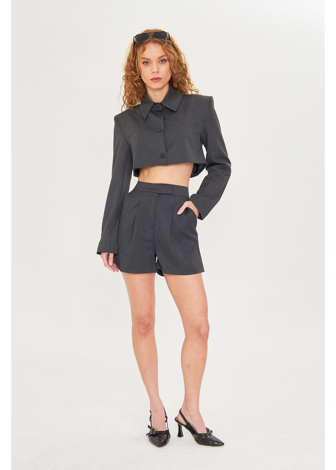 Düğmeli Crop Blazer Ceket