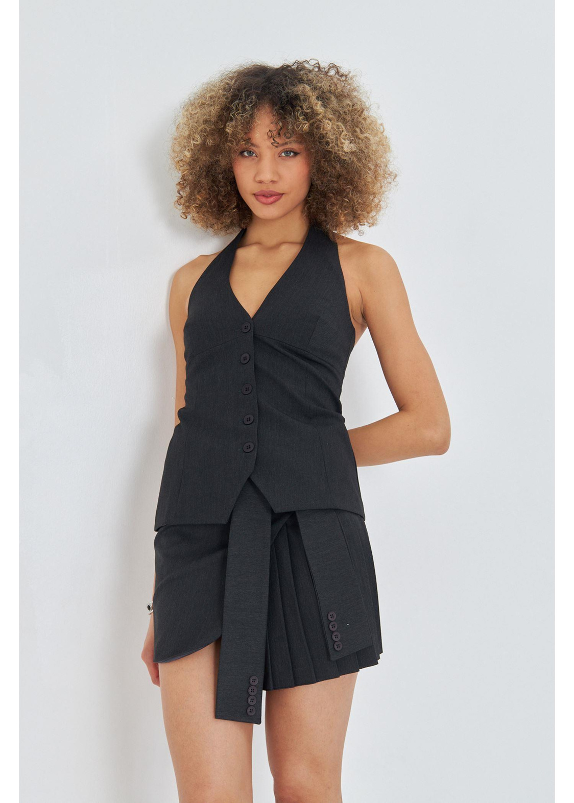 Düğmeli Halter Yaka Yelek