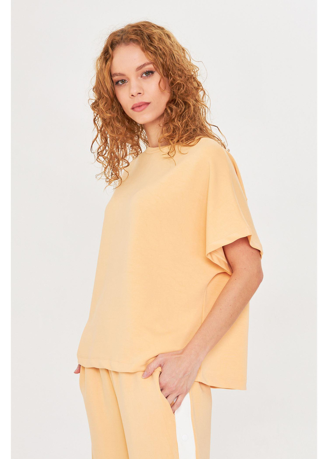 Düşük Omuz Dalgıç T-shirt
