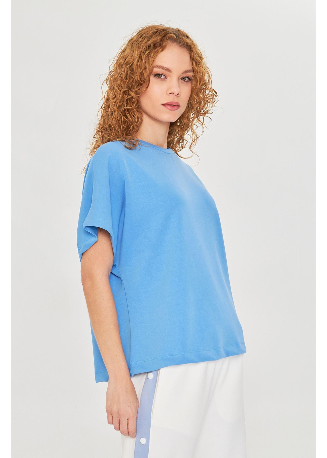 Düşük Omuz Dalgıç T-shirt