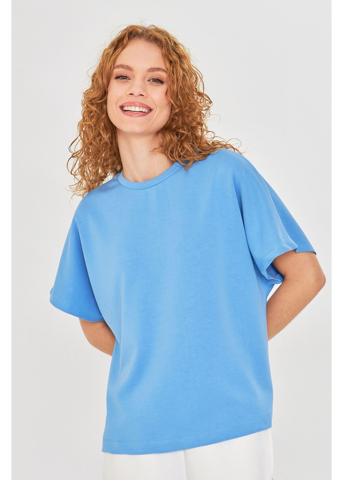 Düşük Omuz Dalgıç T-shirt
