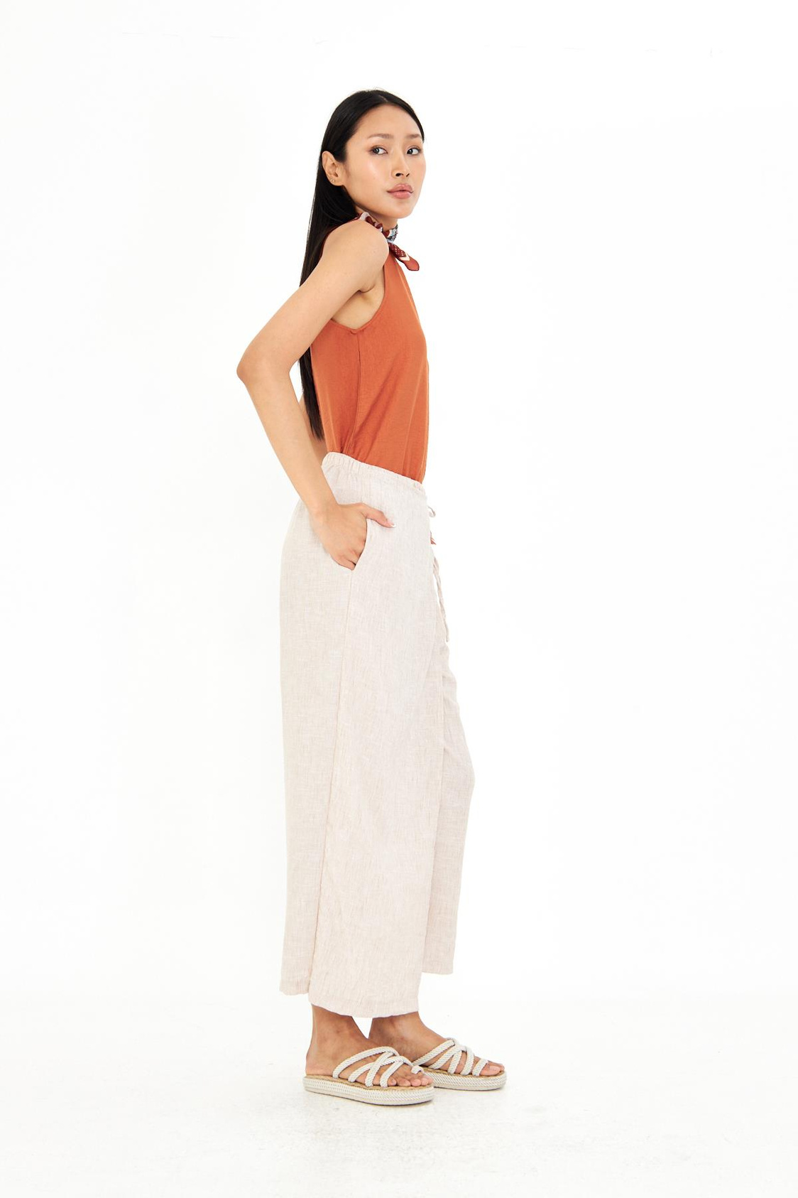 Etek Detaylı Keten Görünümlü Pantolon