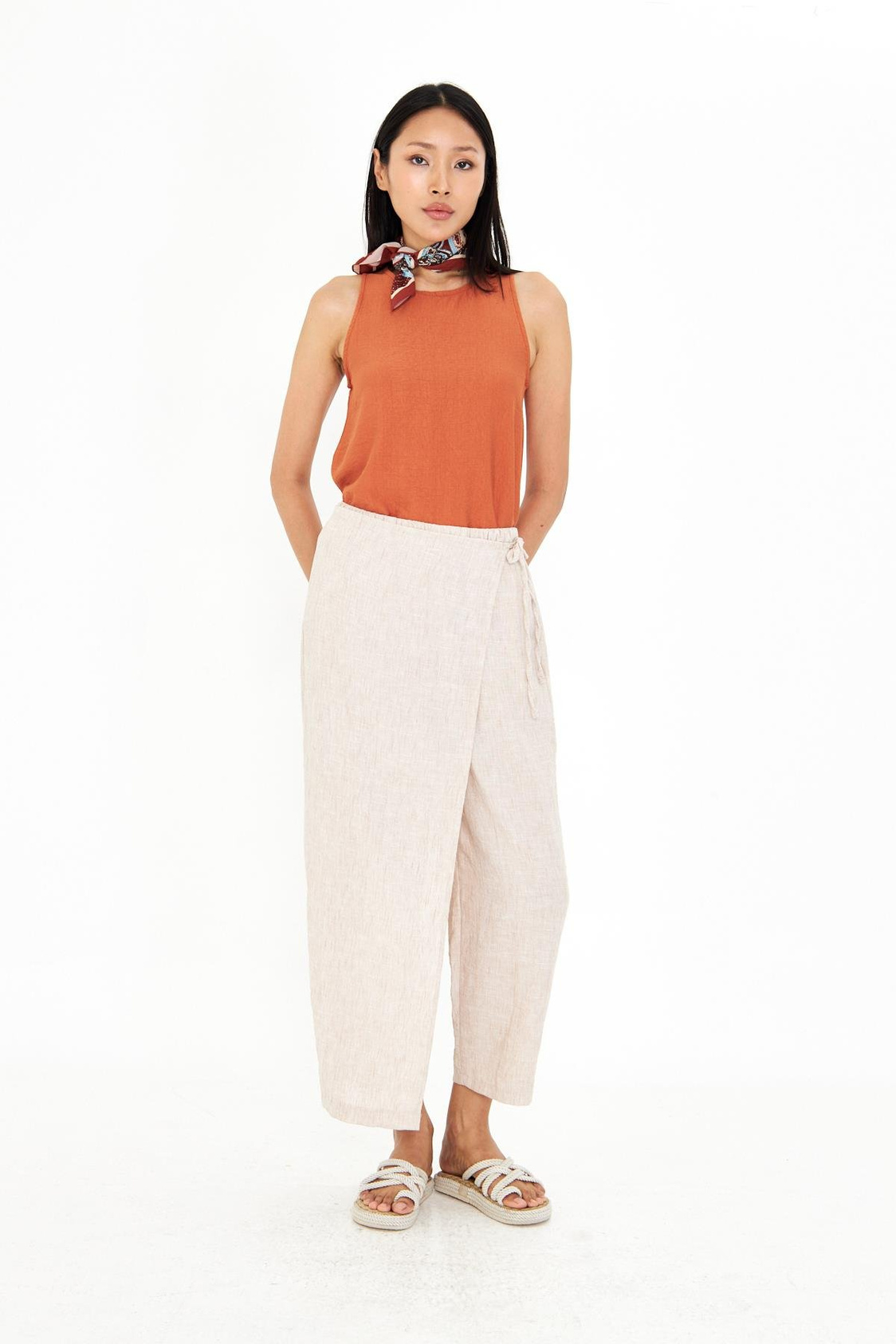 Etek Detaylı Keten Görünümlü Pantolon