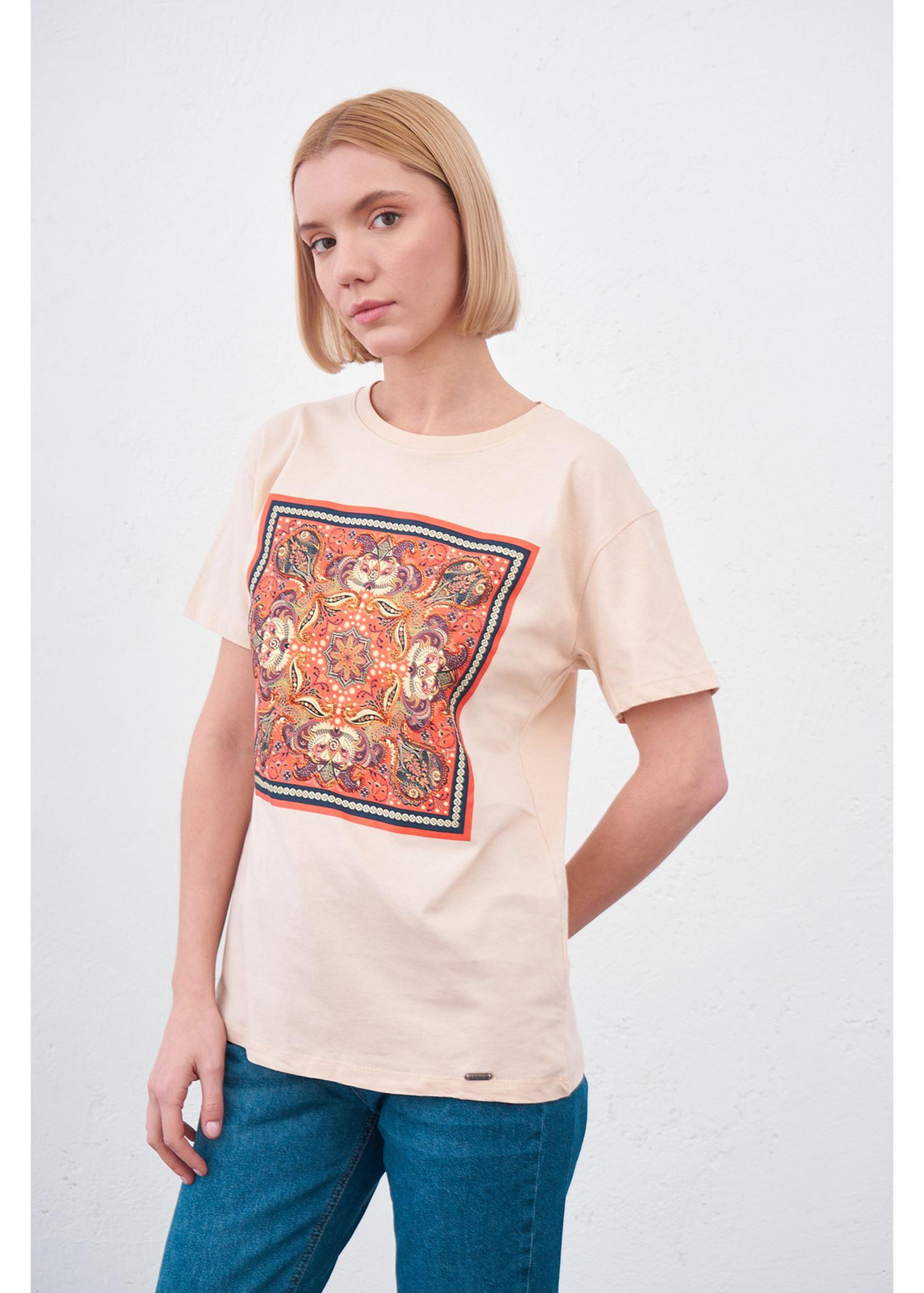 Etnik Desen Baskılı T-shirt-Vizon