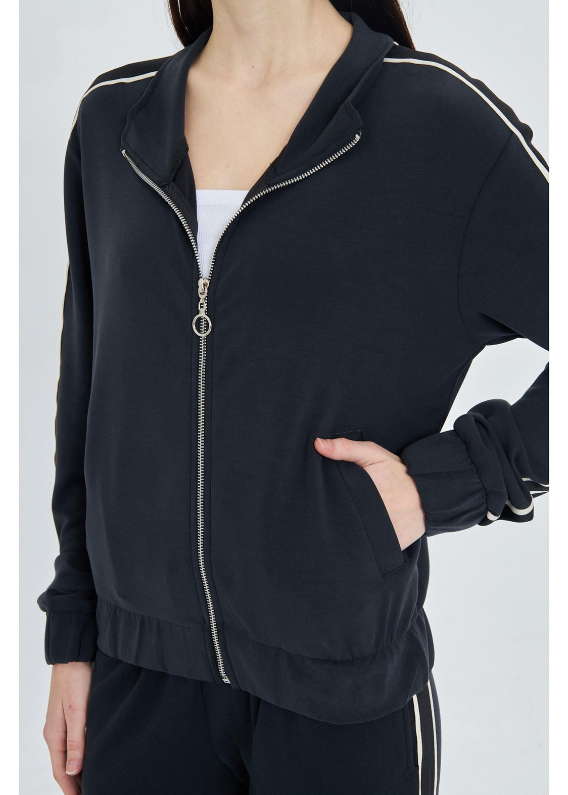 Fermuarlı Şeritli Dalgıç Sweatshirt-Siyah