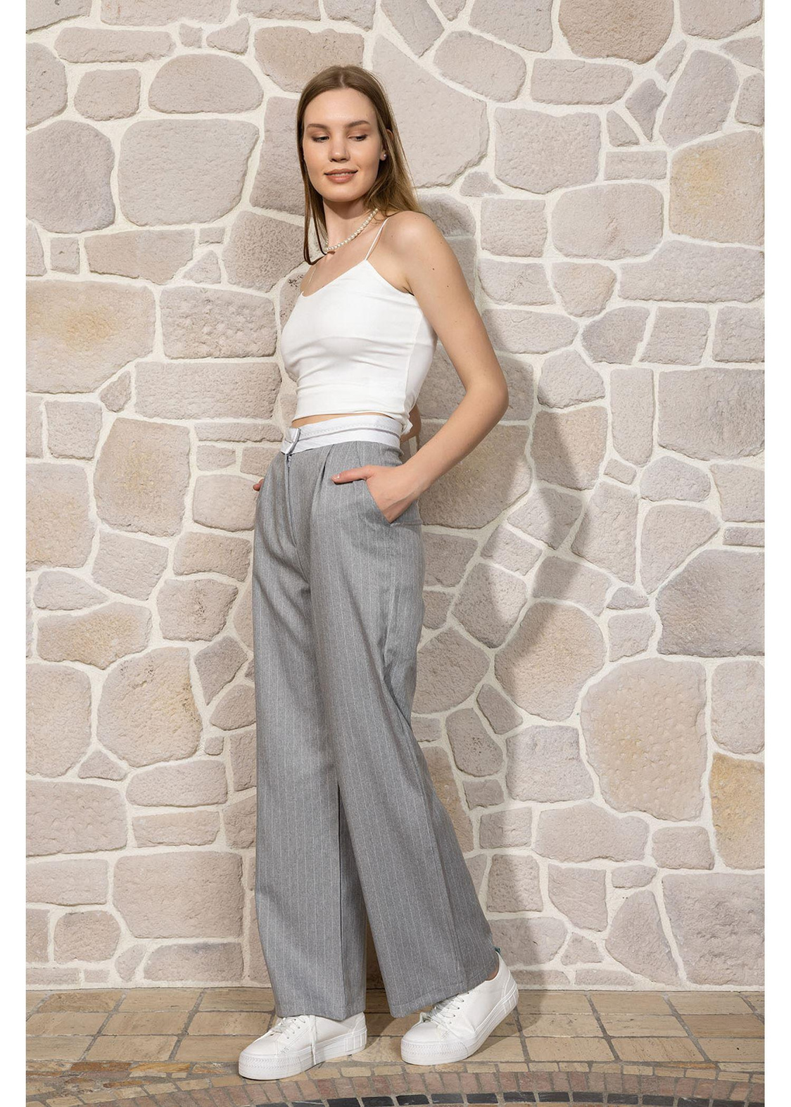 Garni Kemerli Çizgili Pantolon-Gri