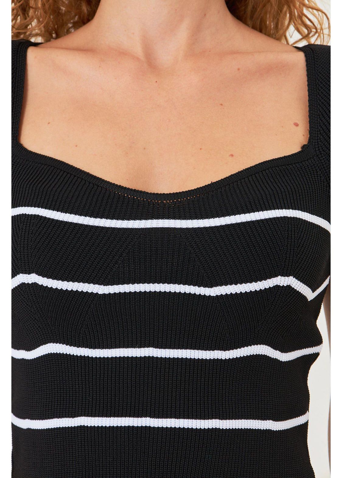 Geniş Yaka Çizgili Body