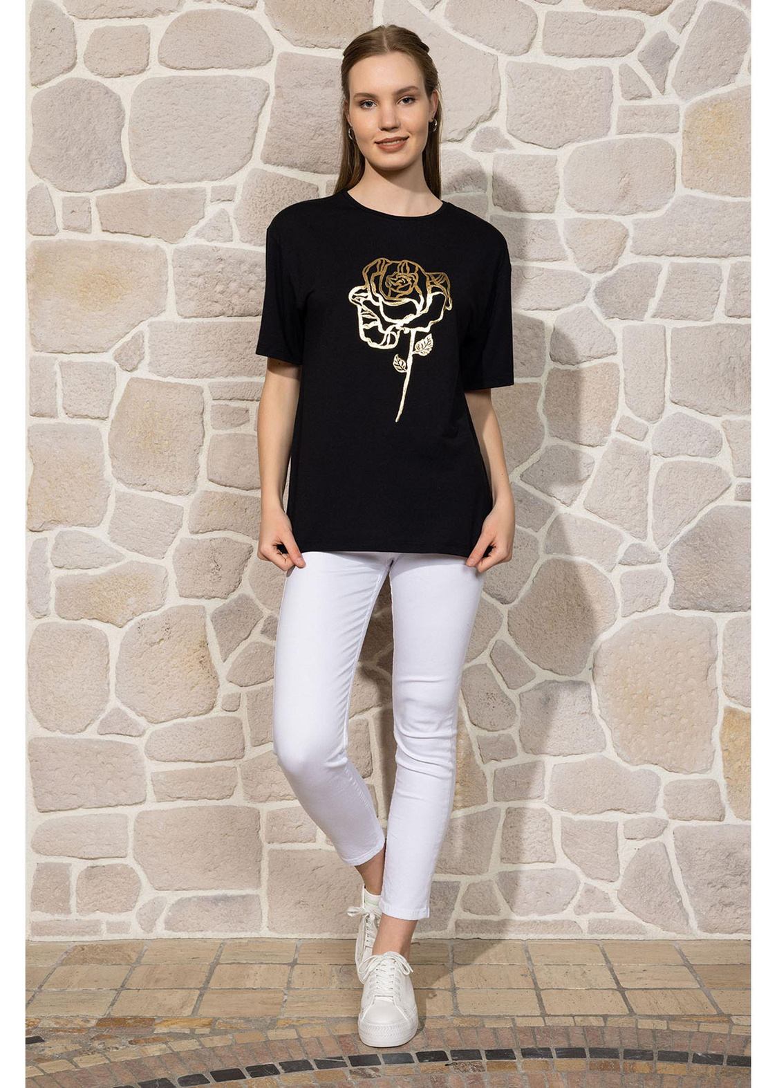 Gül Baskılı Basic T-shirt-Siyah