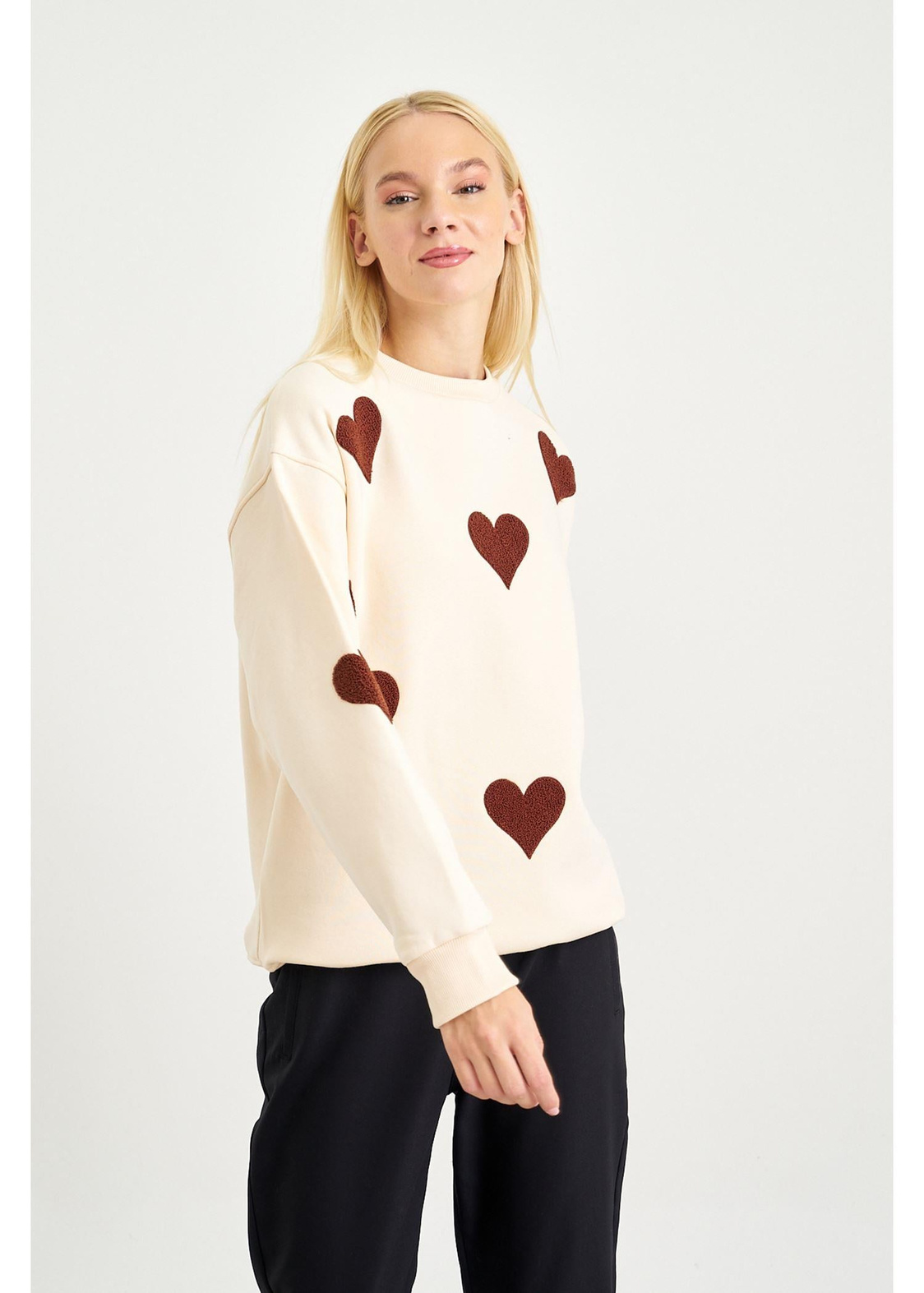 Kalp Baskılı Sweatshirt-Bej