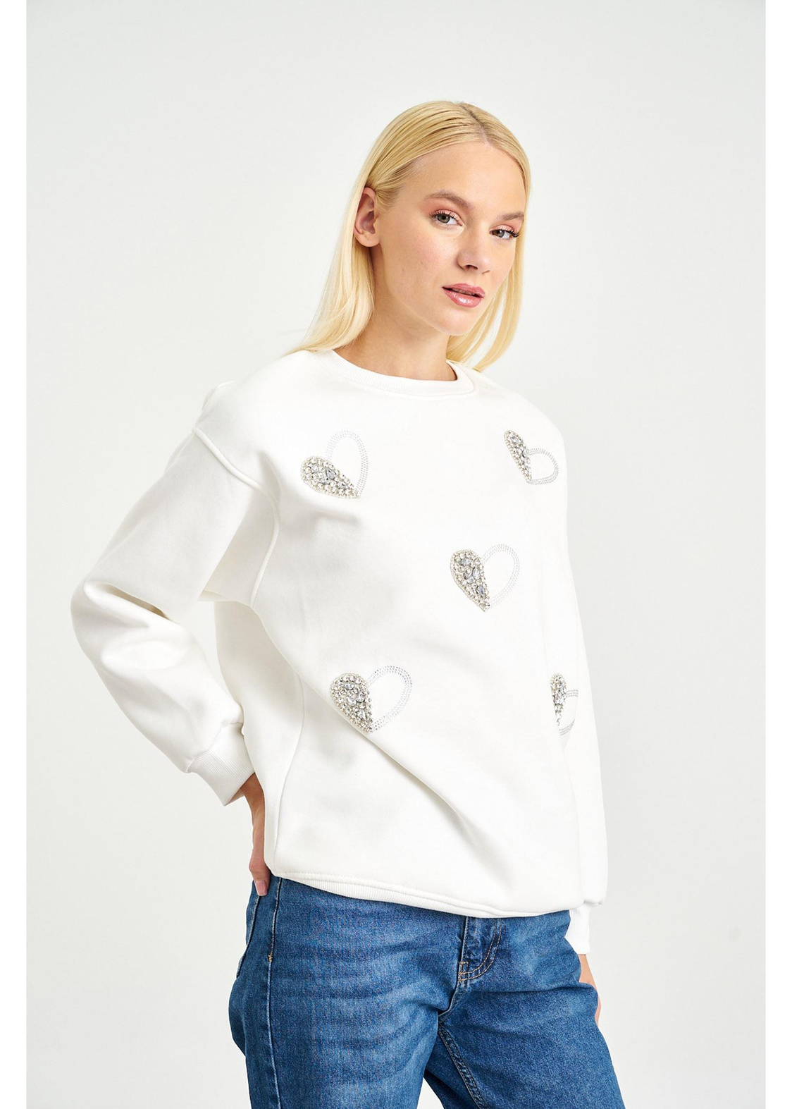 Kalp Nakışlı Taşlı Sweatshirt-Ekru