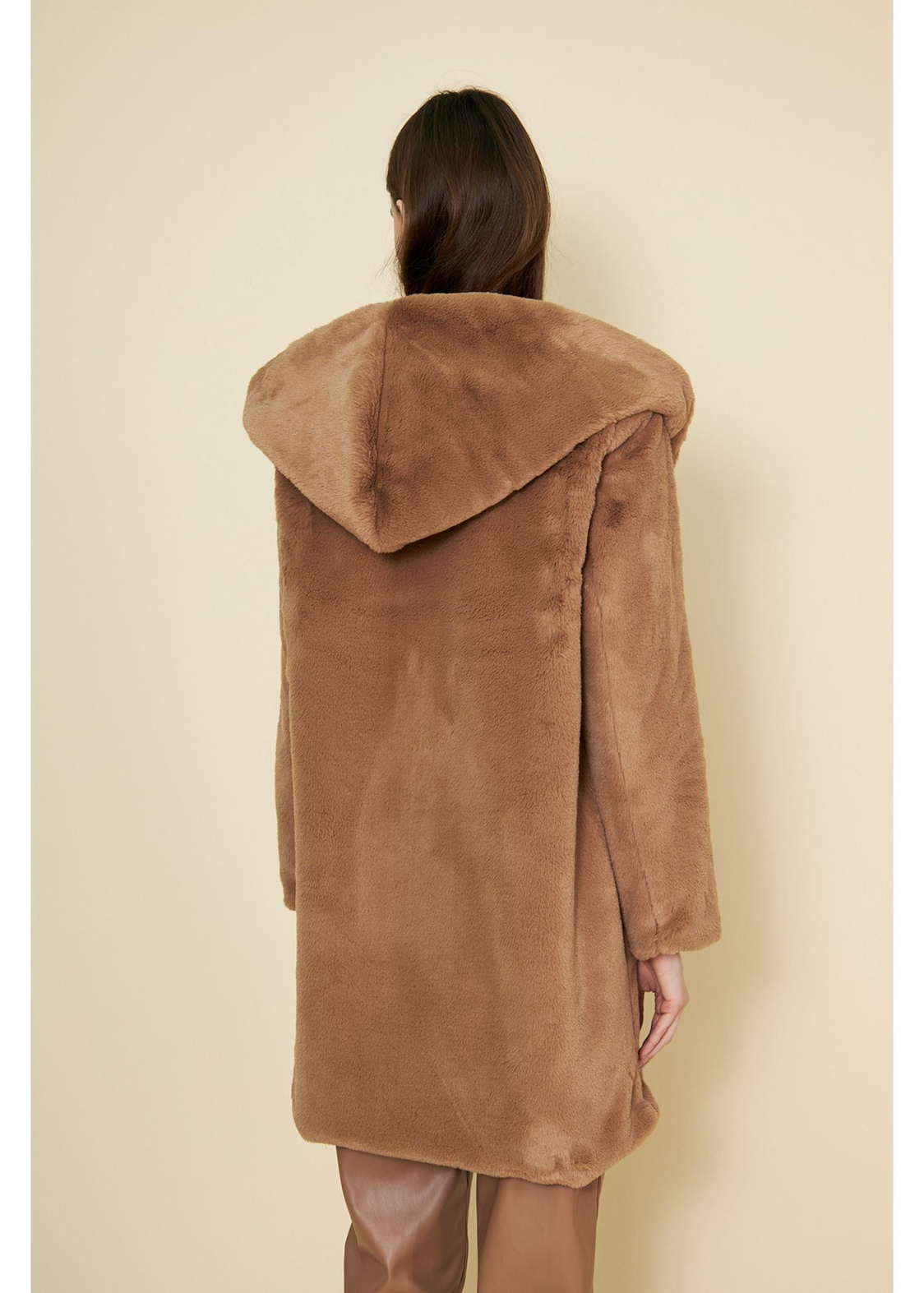 Kapüşonlu Cepli Peluş Kaban-Camel
