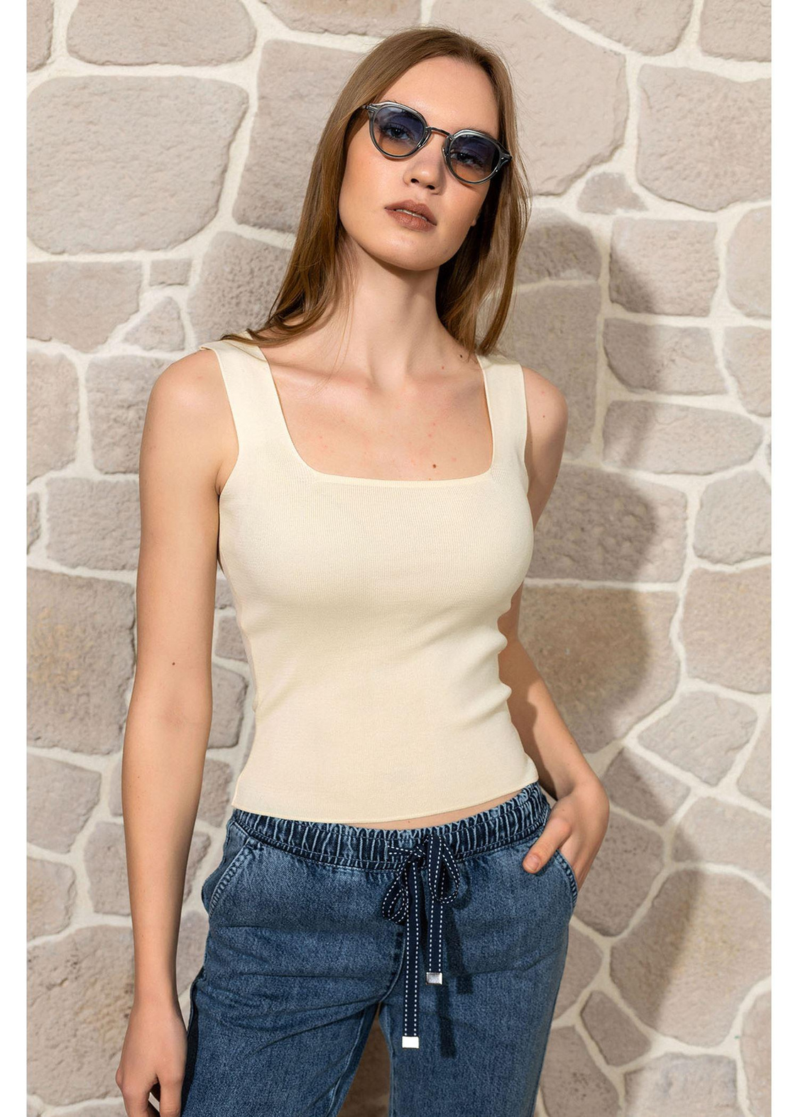 Kare Yaka Crop Atlet-Krem