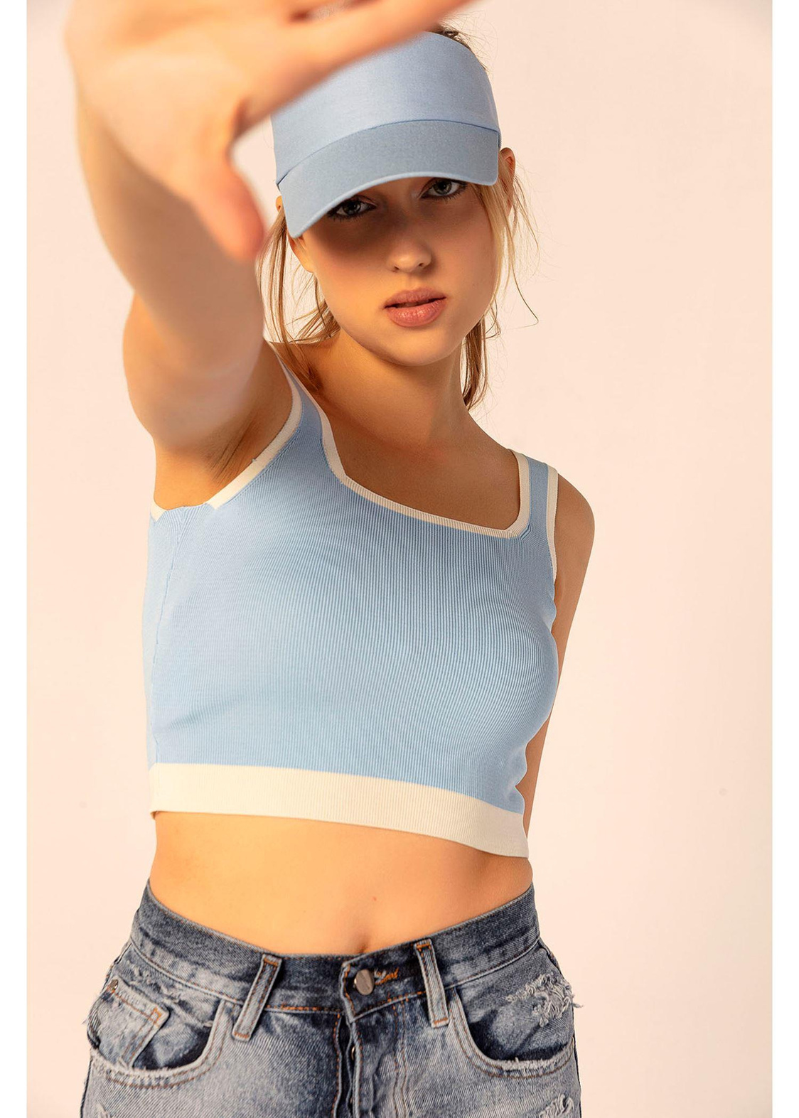 Kare Yaka Kalın Askılı Atlet