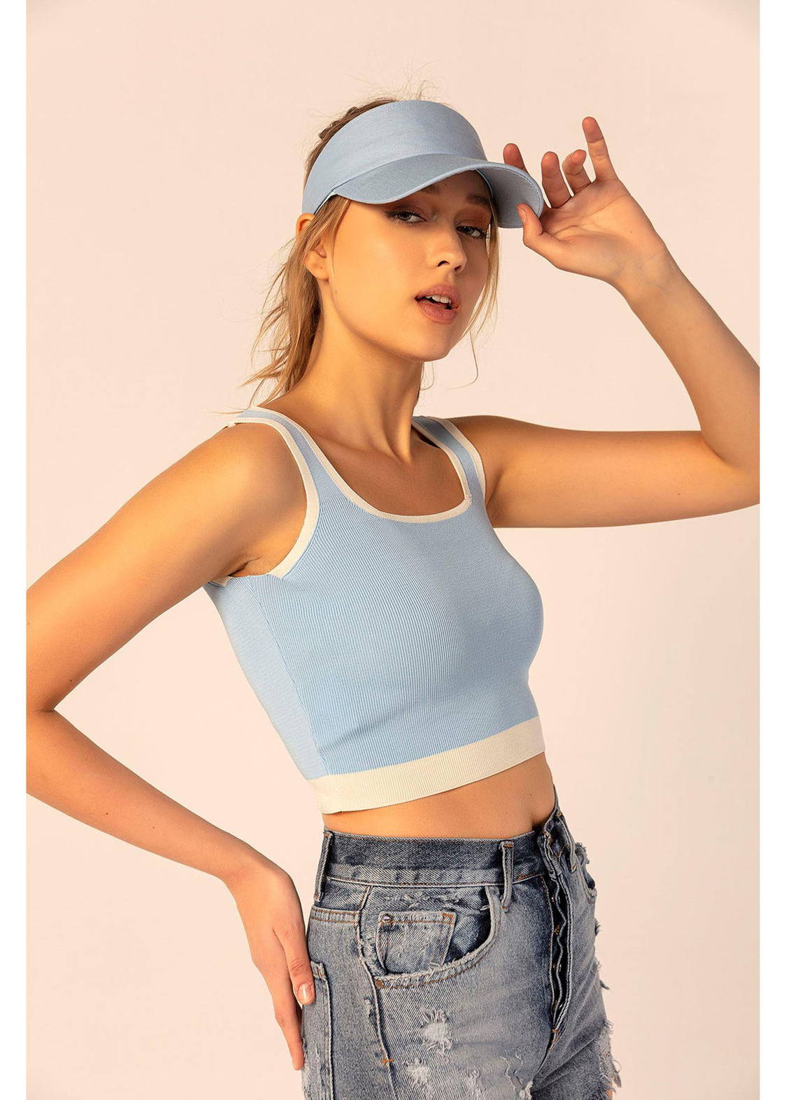 Kare Yaka Kalın Askılı Atlet