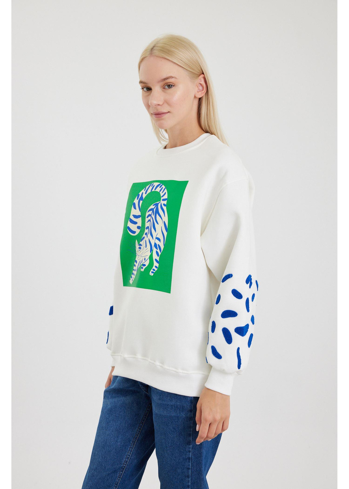 Kedi Baskılı Kol Detaylı Sweatshirt-Ekru