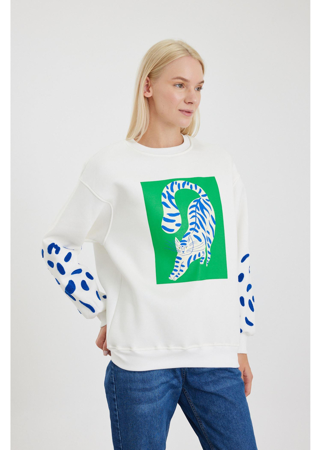 Kedi Baskılı Kol Detaylı Sweatshirt-Ekru