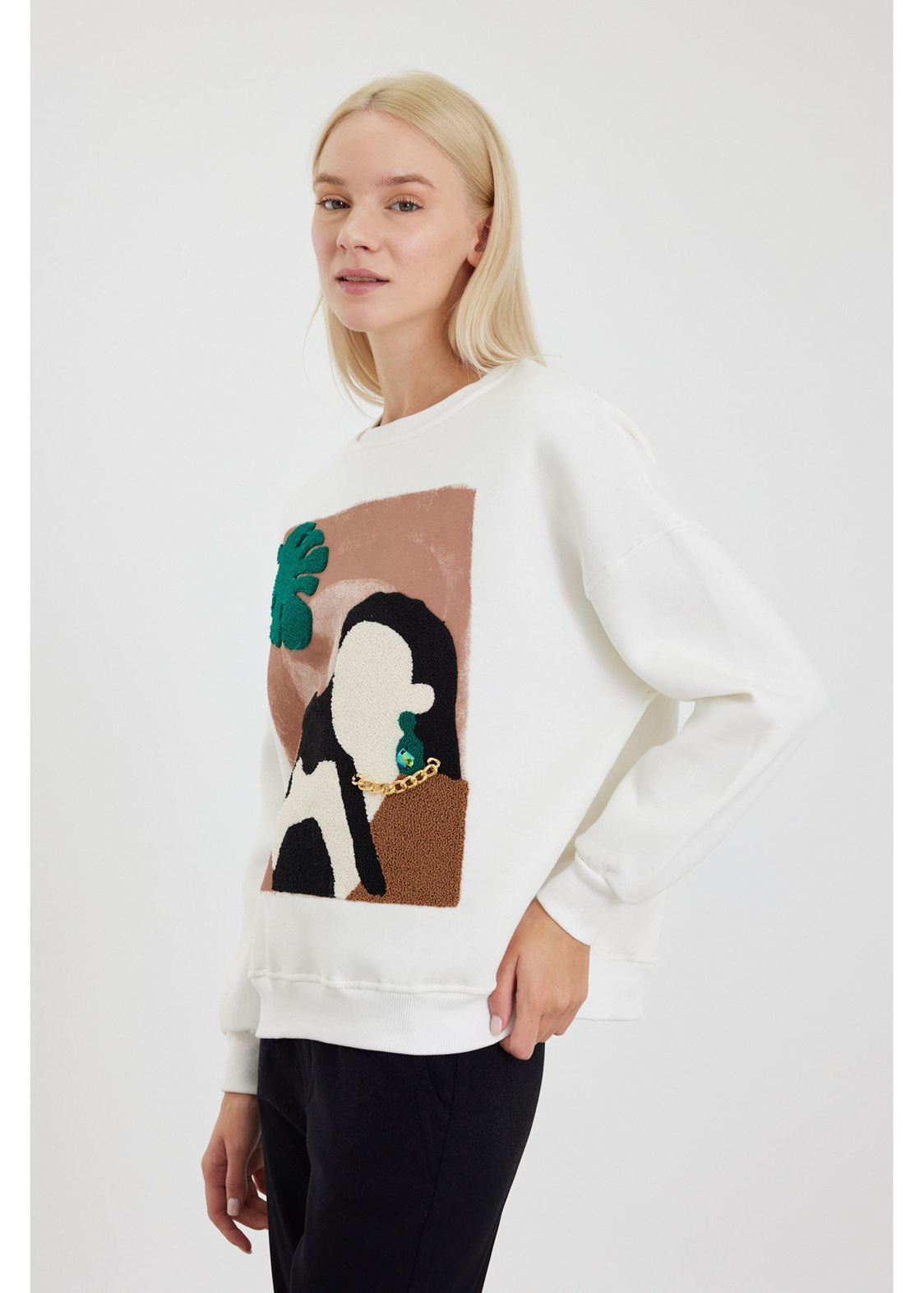 Kedi ve Kadın Figürlü Sweatshirt-Ekru