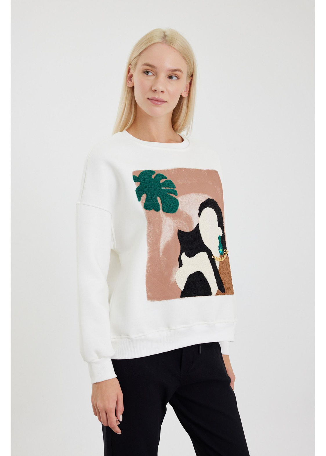 Kedi ve Kadın Figürlü Sweatshirt-Ekru