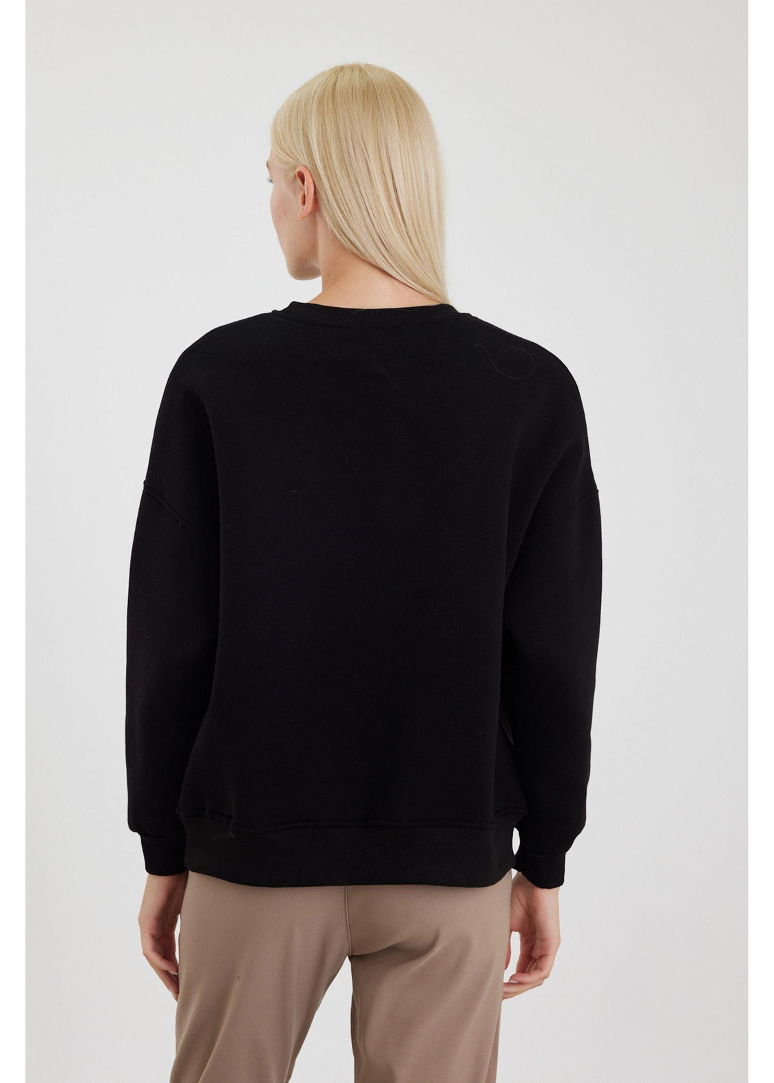 Kedi ve Kadın Figürlü Sweatshirt-Siyah