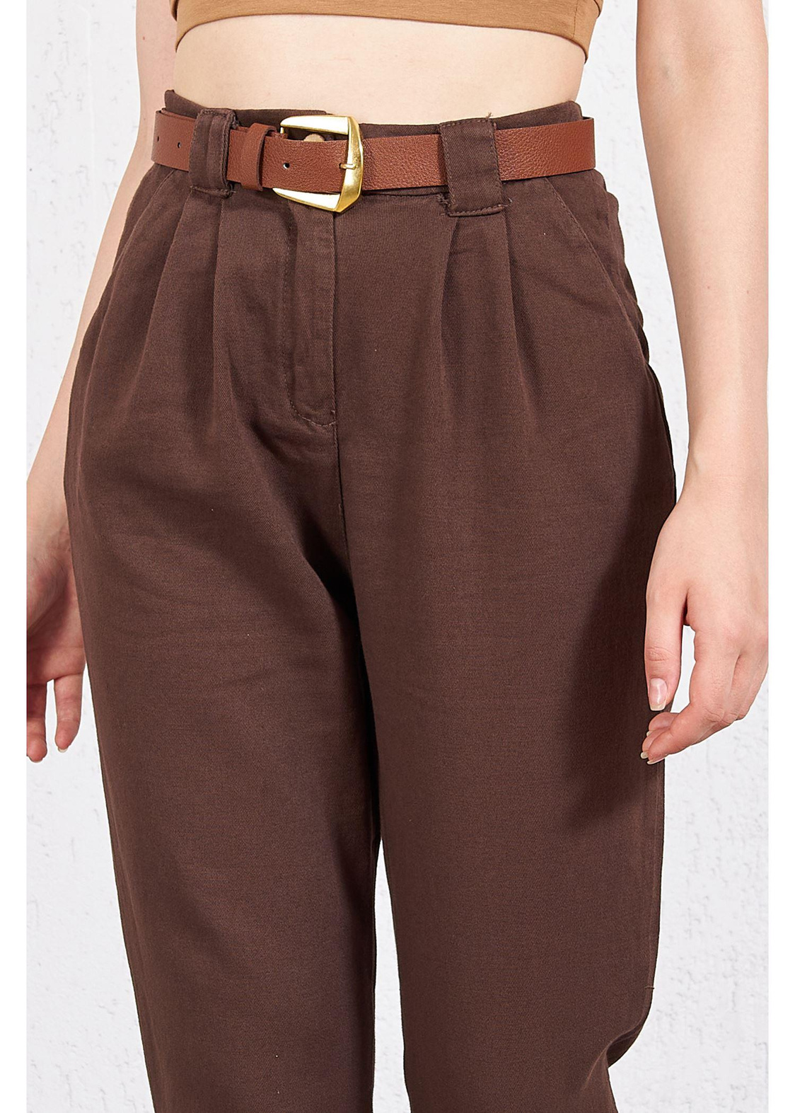 Kemerli Pileli Gabardin Pantolon-Kahve