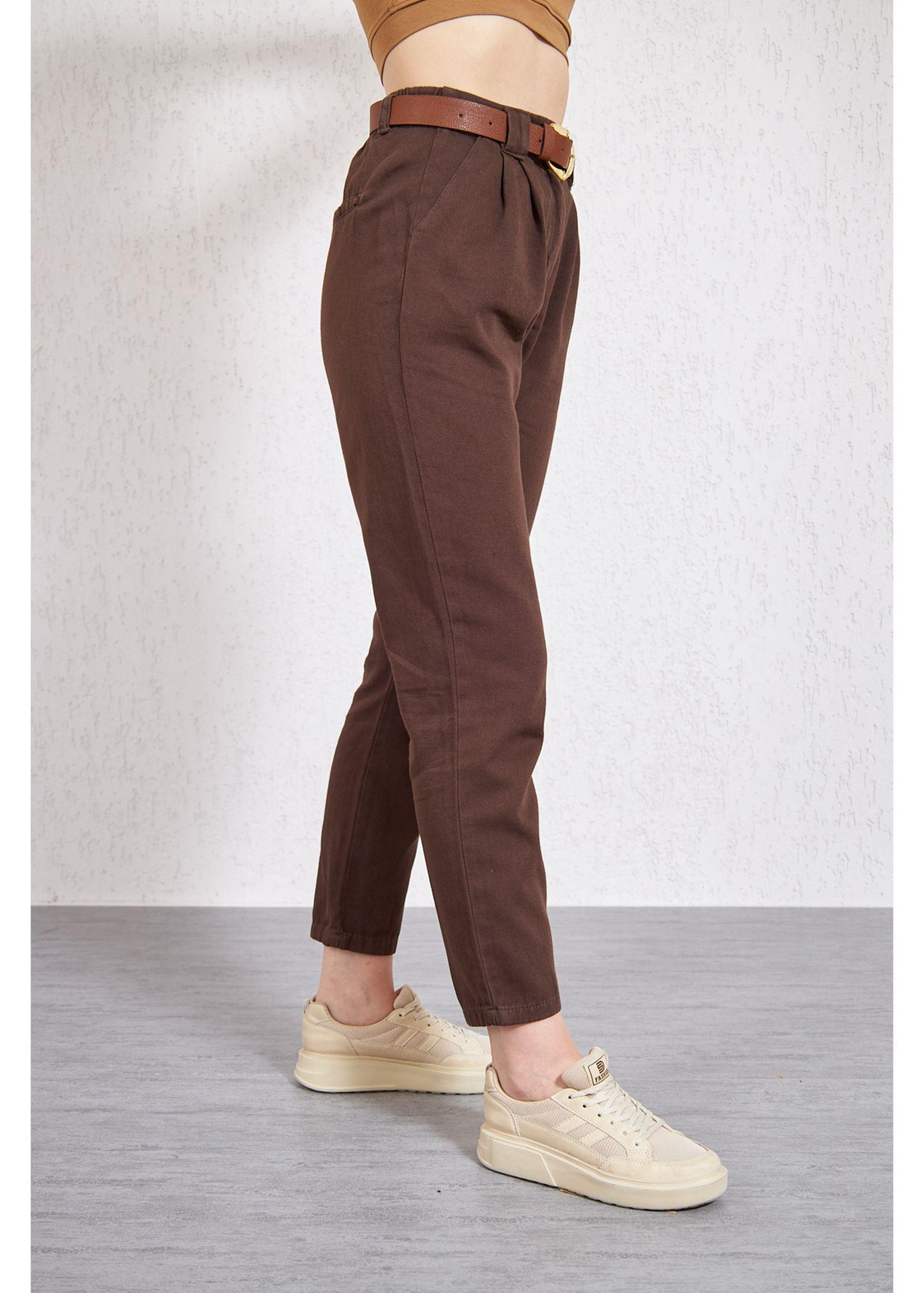 Kemerli Pileli Gabardin Pantolon-Kahve