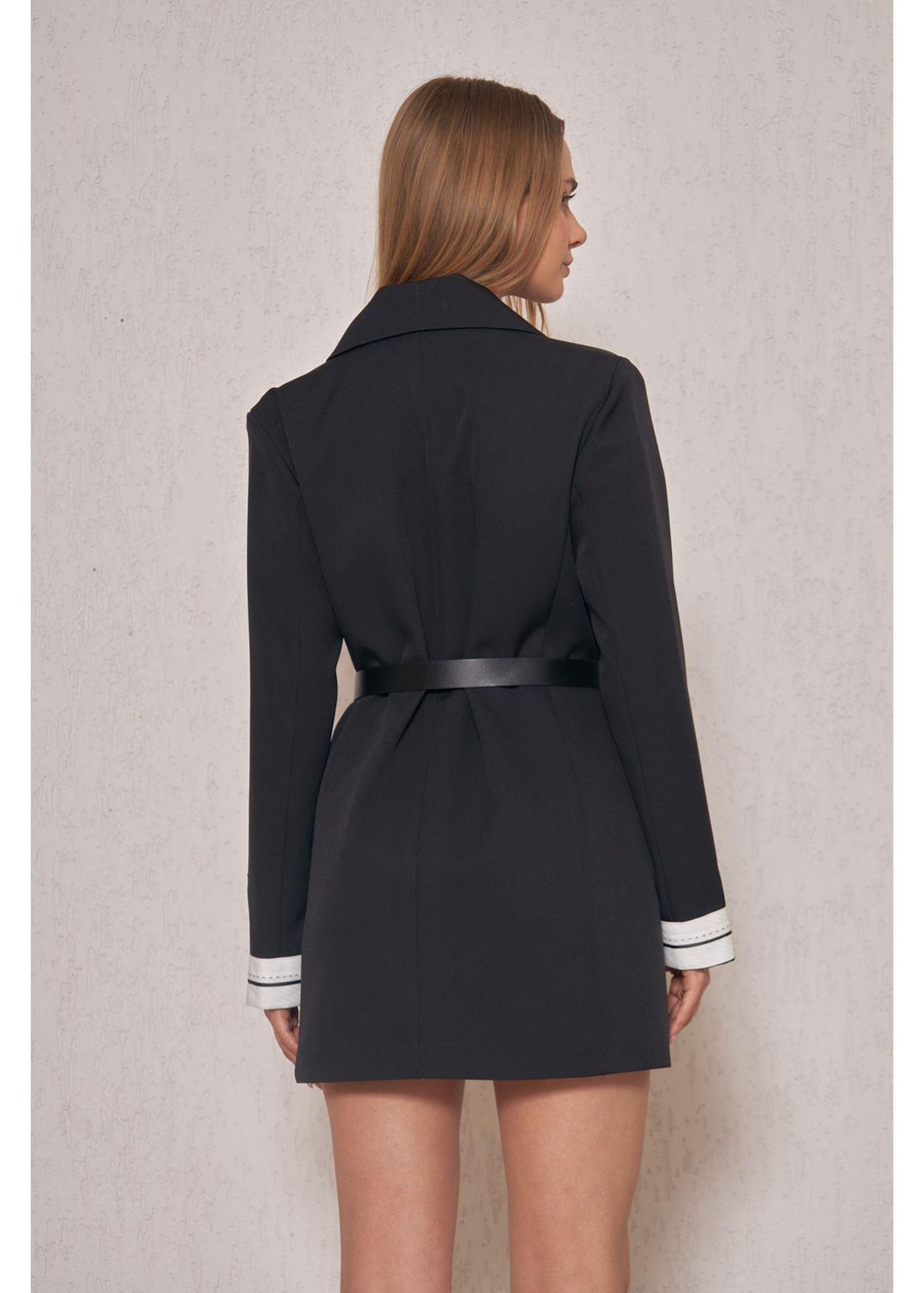 Kol Ağzı Garnili Kemerli Atlas Ceket-Siyah