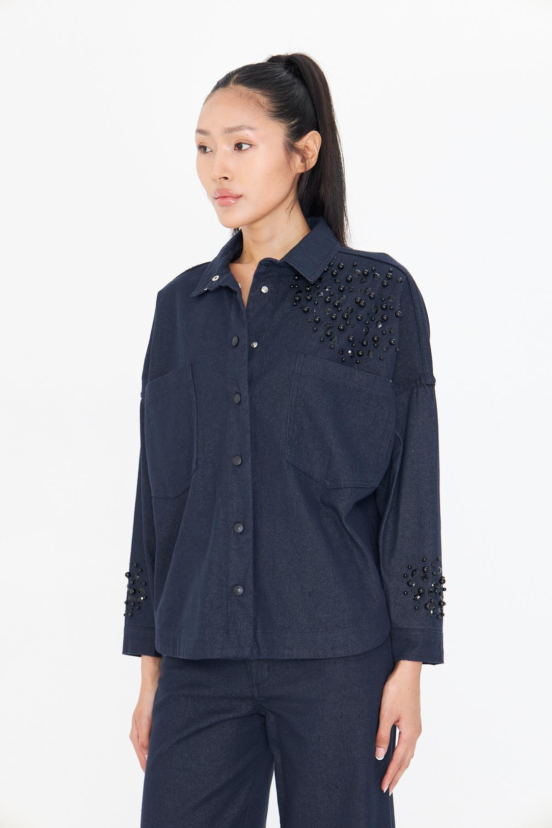 Kolları ve Önü Taşlı Denim Gömlek