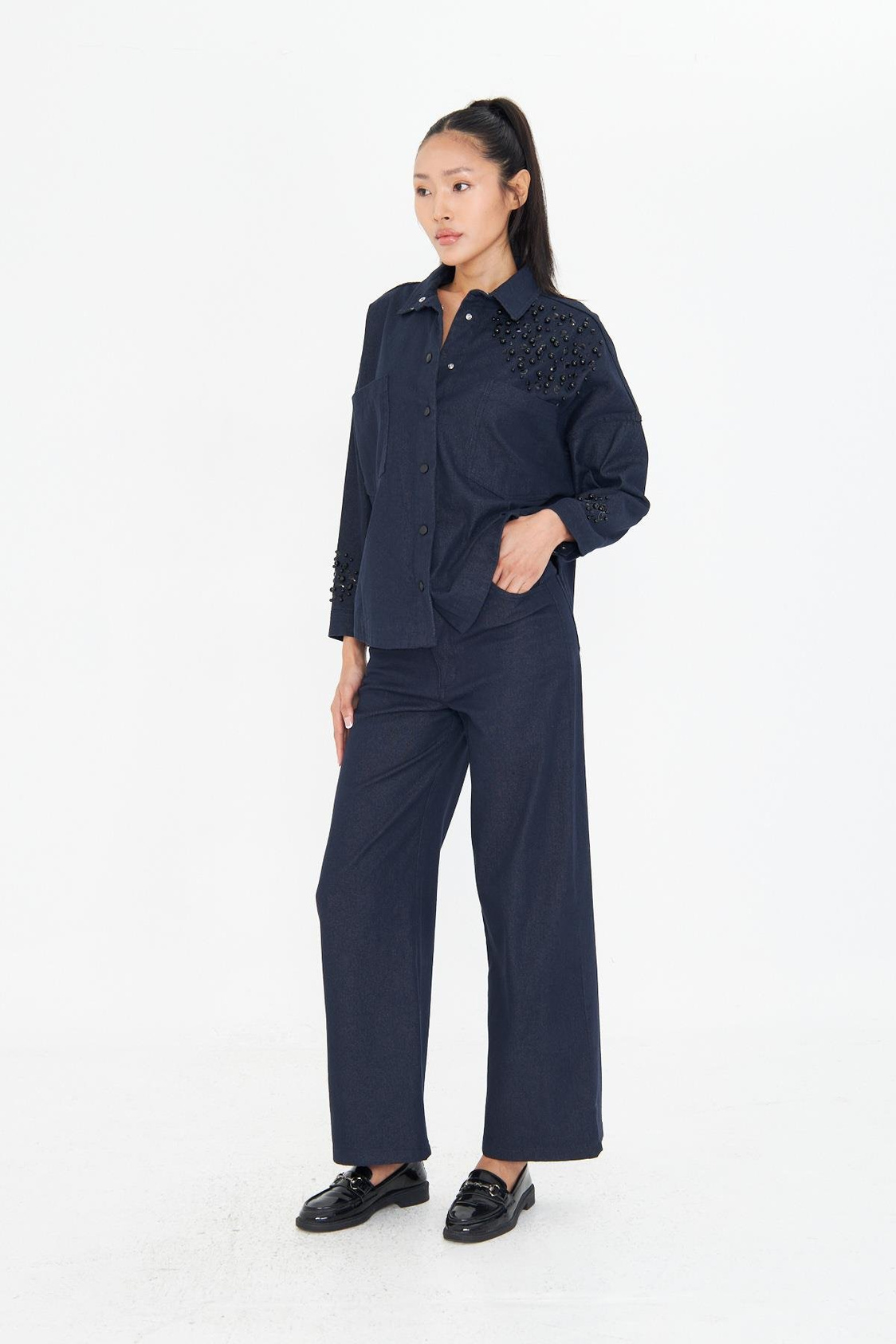 Kolları ve Önü Taşlı Denim Gömlek