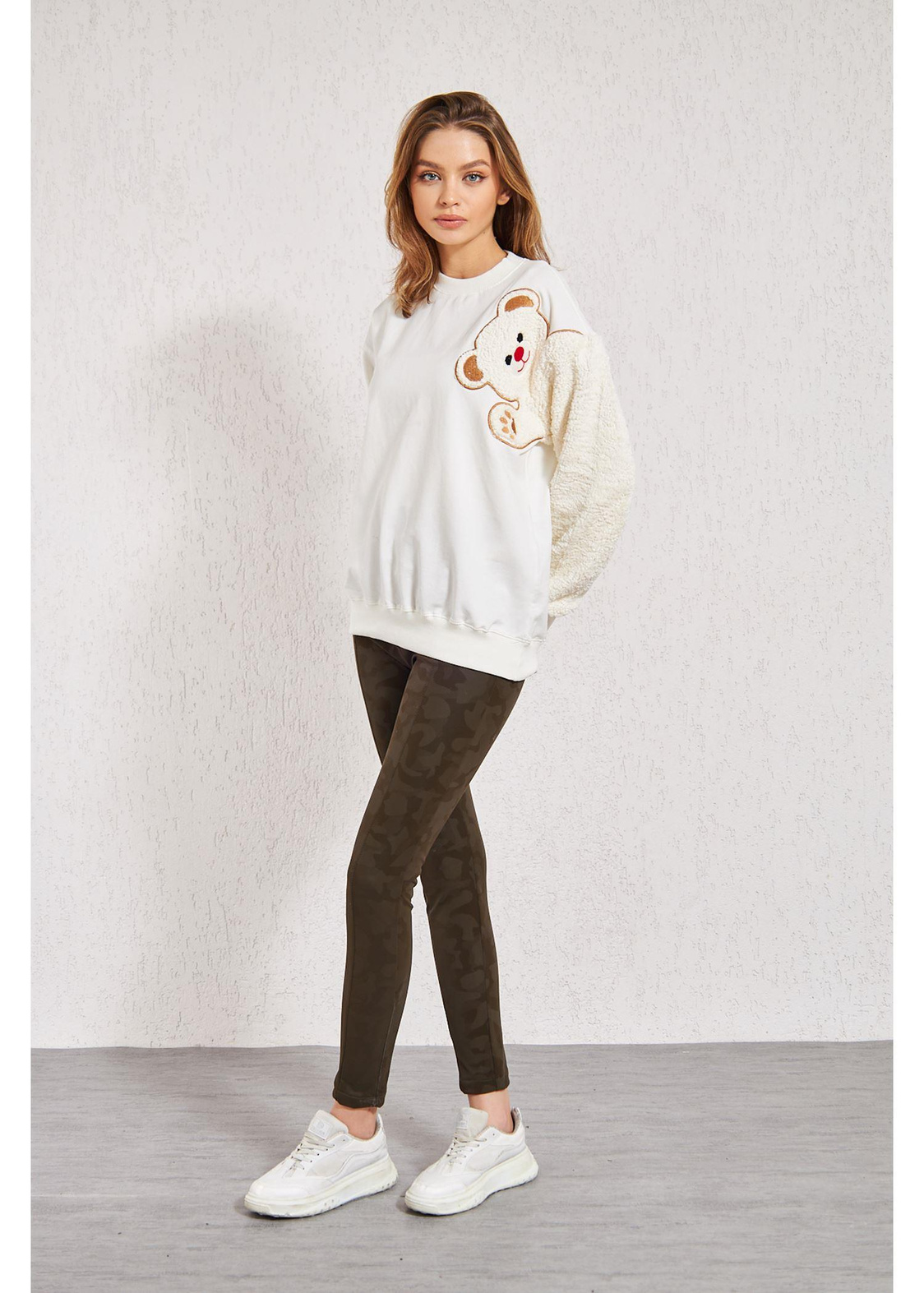 Kollu Peluş Sweat-Beyaz