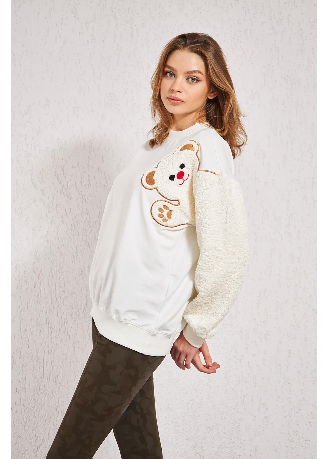 Kollu Peluş Sweat-Beyaz