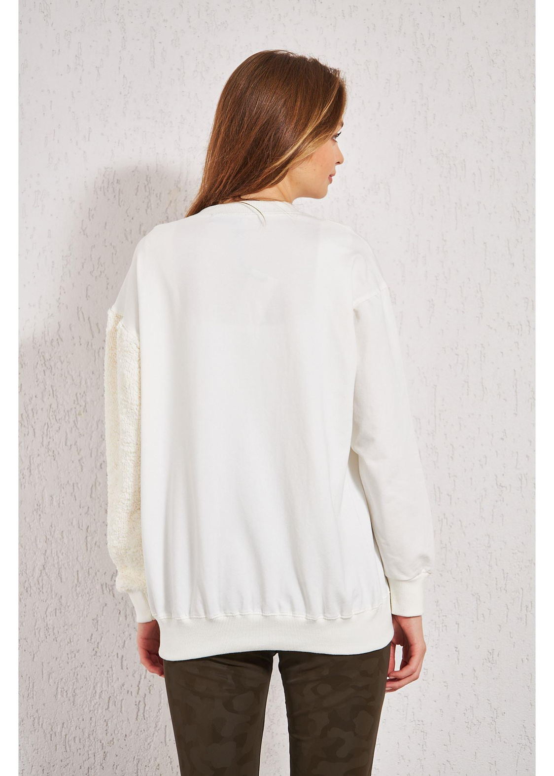 Kollu Peluş Sweat-Beyaz