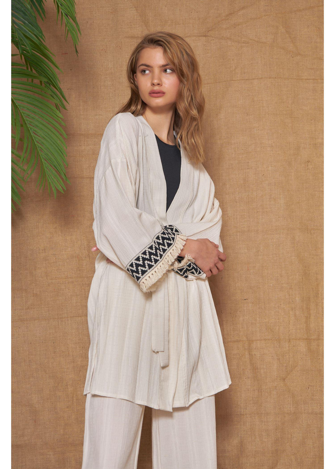 Kolu Nakışlı Krınkıl Keten Kimono-Ekru