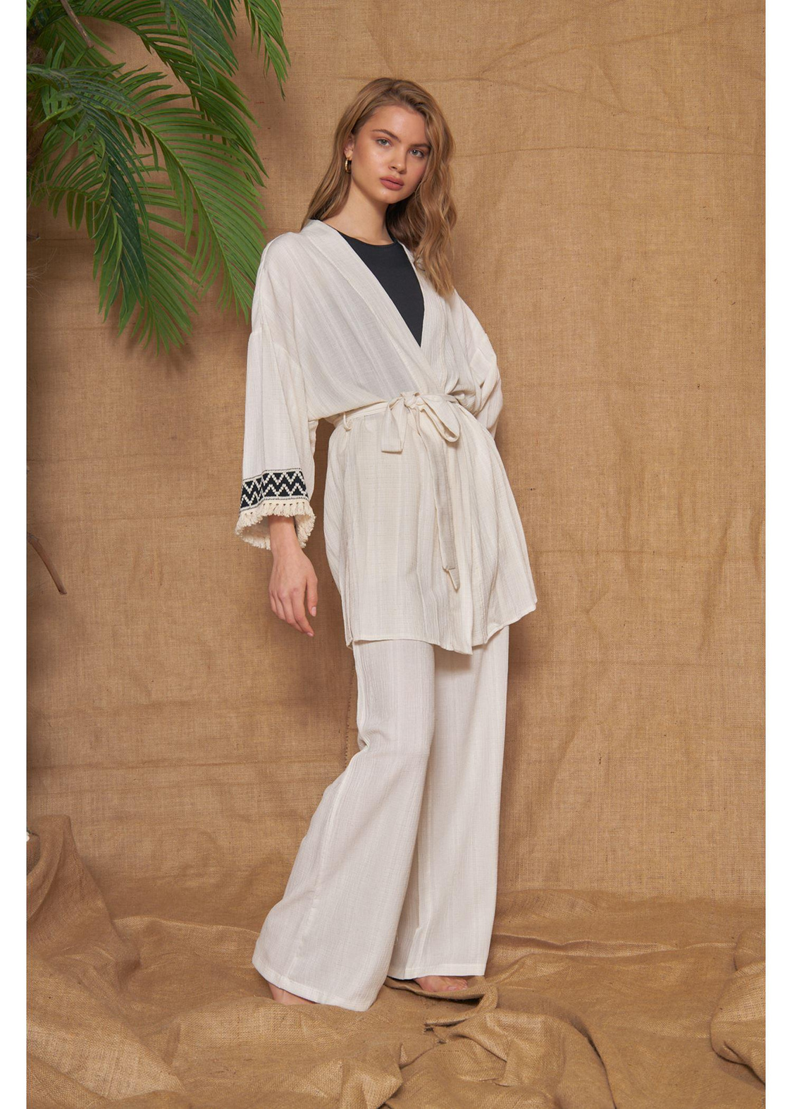 Kolu Nakışlı Krınkıl Keten Kimono-Ekru