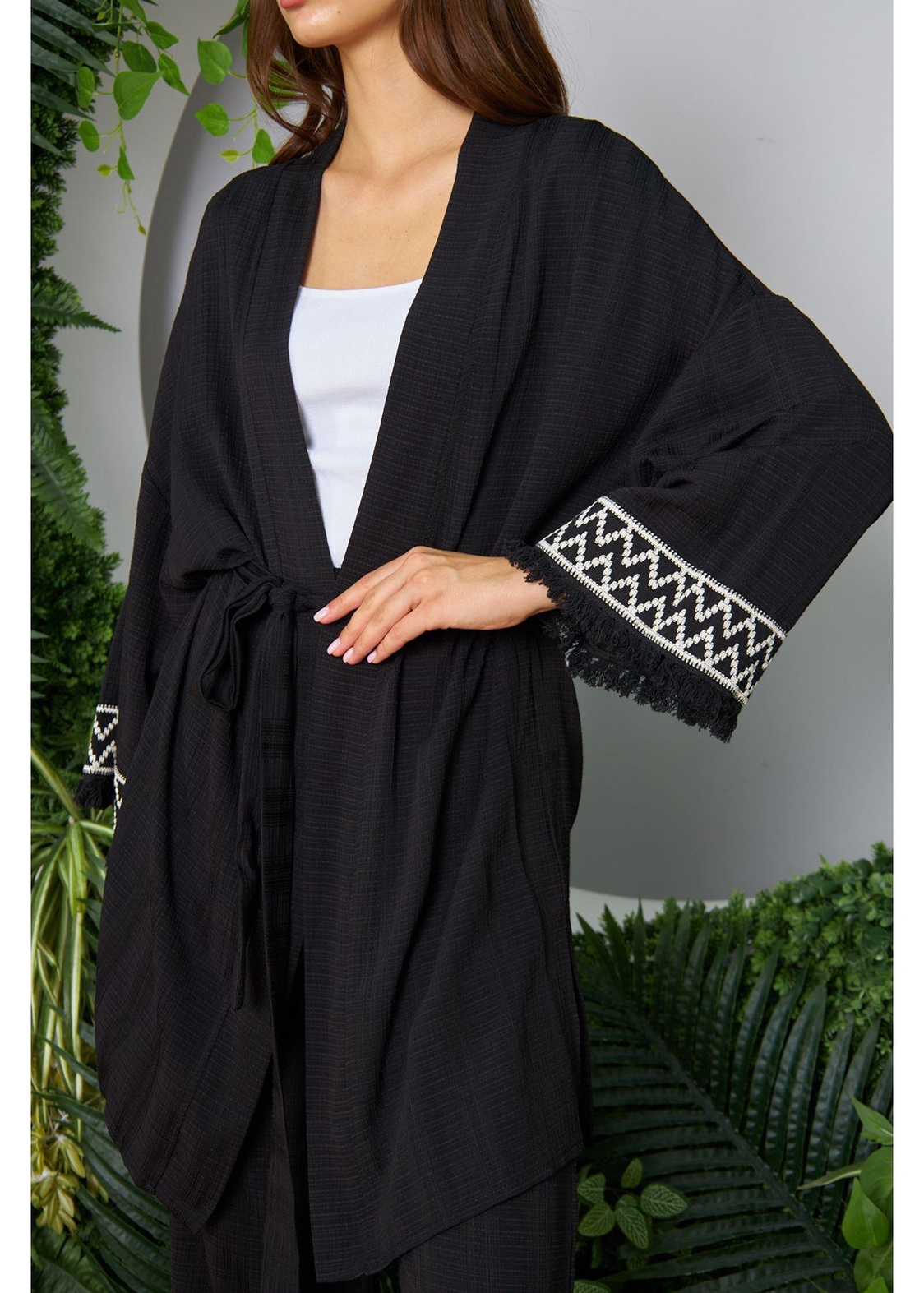 Kolu Nakışlı Krınkıl Keten Kimono-Siyah