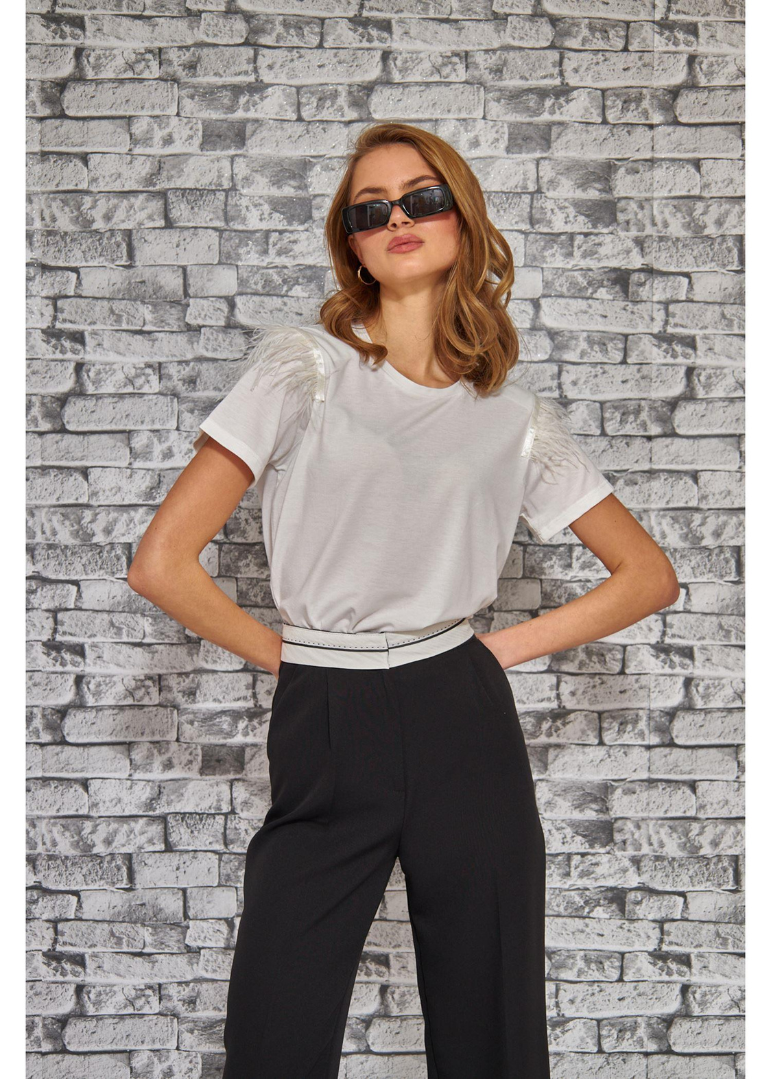 Kolu Püsküllü Basic T-shirt-Ekru