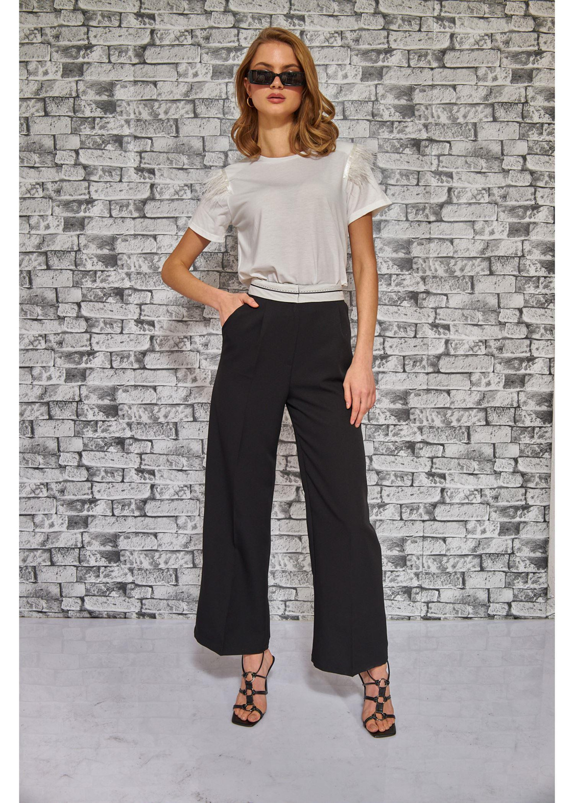 Kolu Püsküllü Basic T-shirt-Ekru