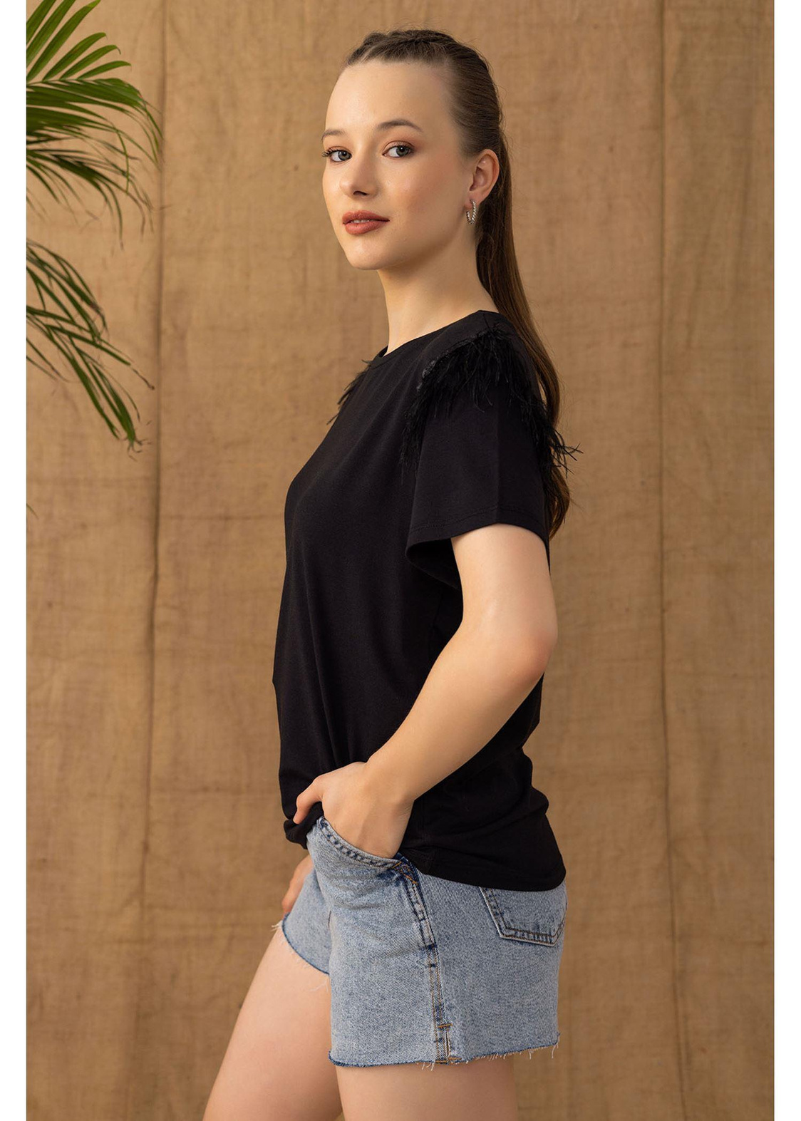 Kolu Püsküllü Basic T-shirt-Siyah